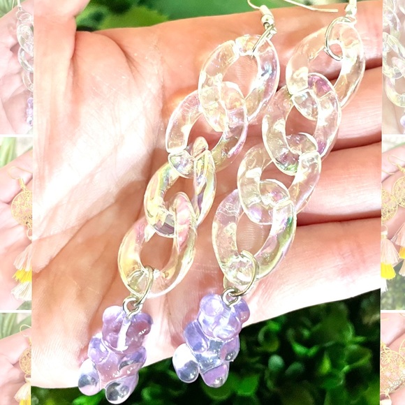 Acrylic Chain Link Gummy Bear Earrings - Picture 1 of 6